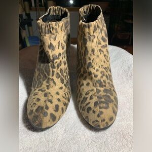 NWOT Sam & Libby booties size 10